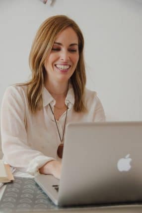 comunidad de mujeres que se priorizan. Imagen con propósito por Reyes Payá